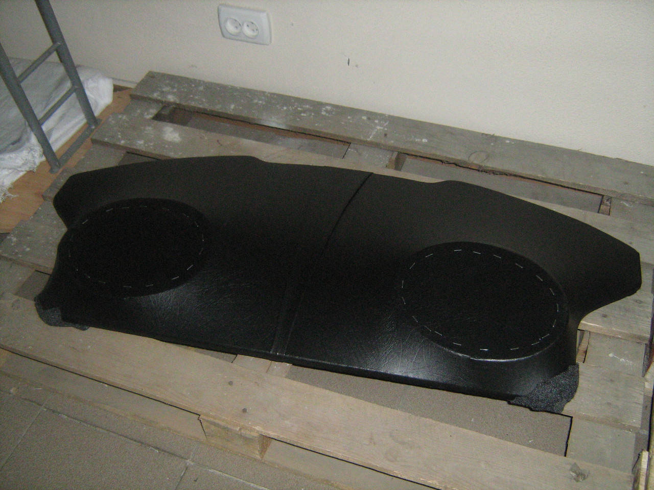 

Задняя полка Zaz Forza (Заз Форза) лифтбек Черная.