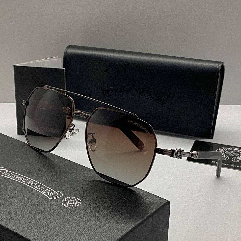 

Солнцезащитные очки "Chrome Hearts"