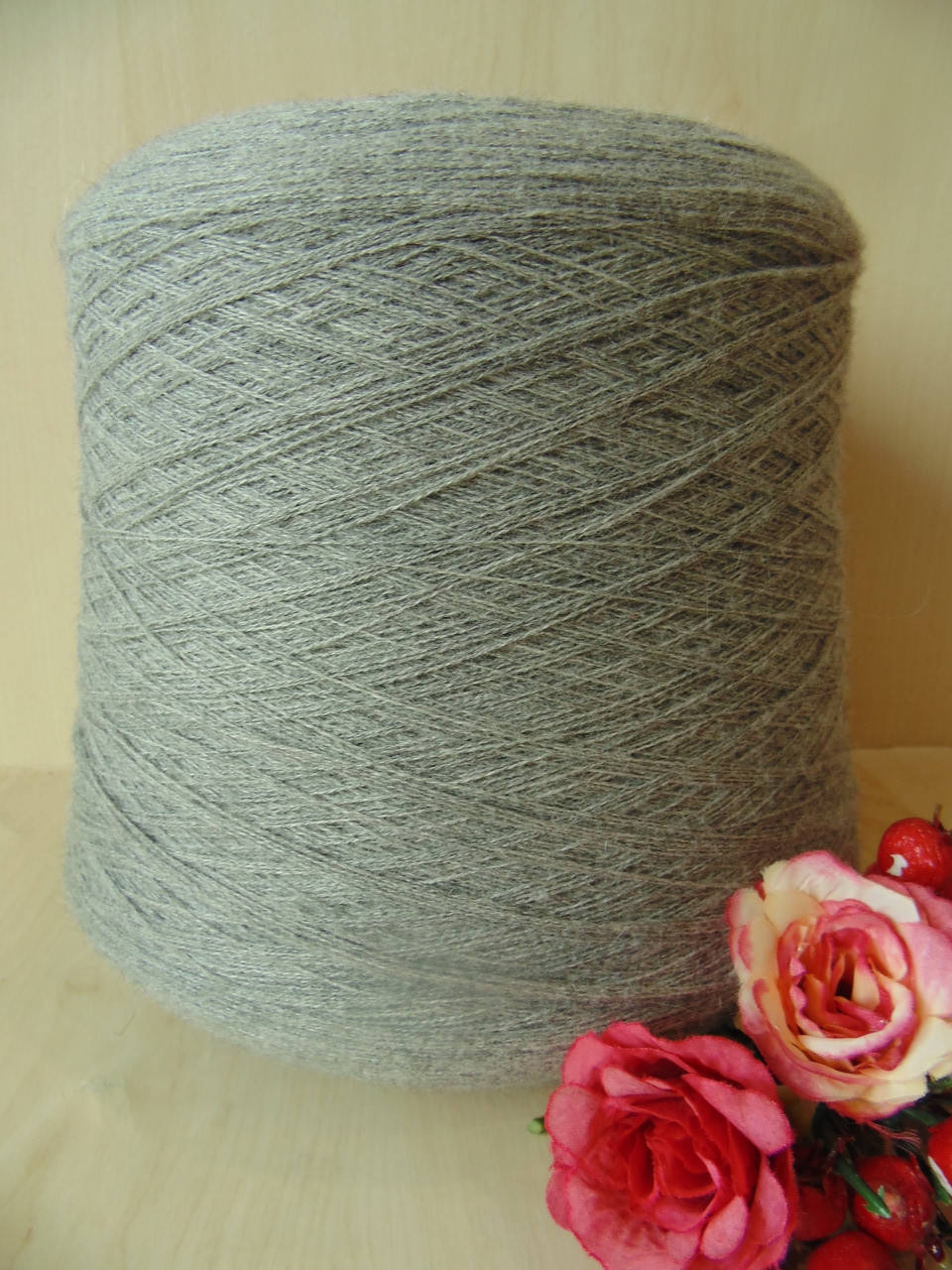 

Итальянская бобинная пряжа от Botto Jiuseppo art Wool Light Меринос 100% 1500 м/100 гр Серый