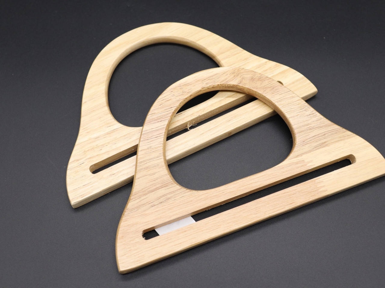 

Деревянный фермуар. Цвет "светлое дерево". 20см