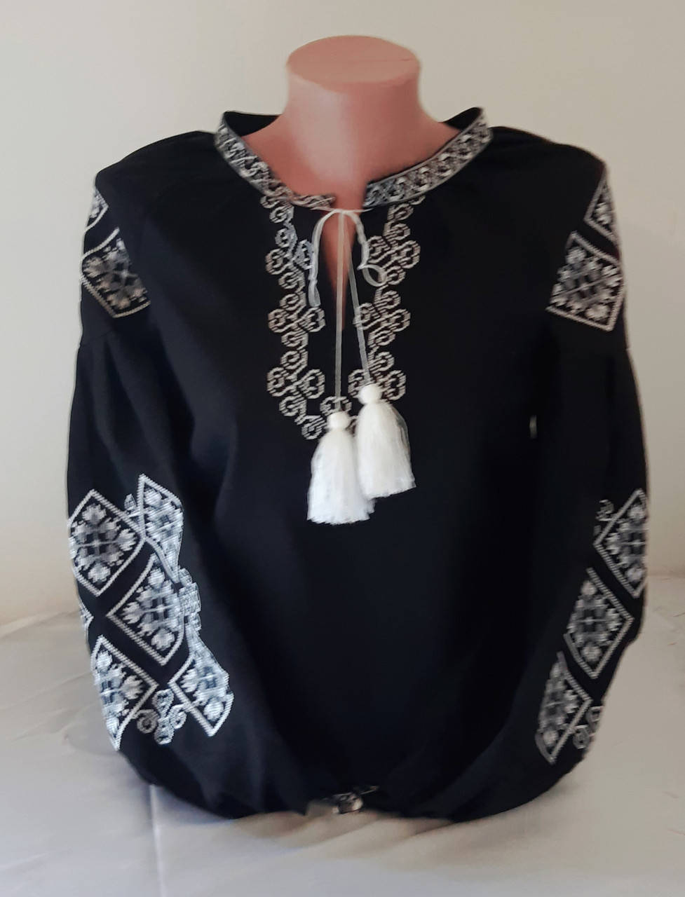 

Жіноча вишиванка чорного кольору"Цубера", Черный