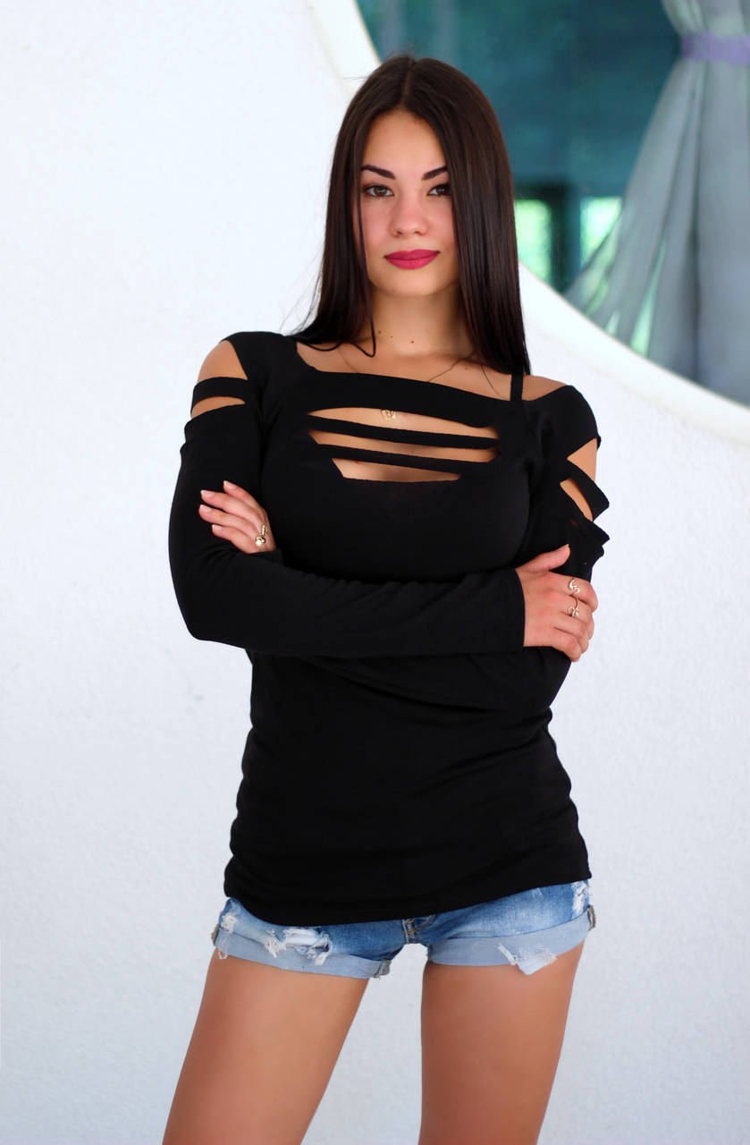 

Женская эффектная кофта с разрезами на груди и плечах, Черный