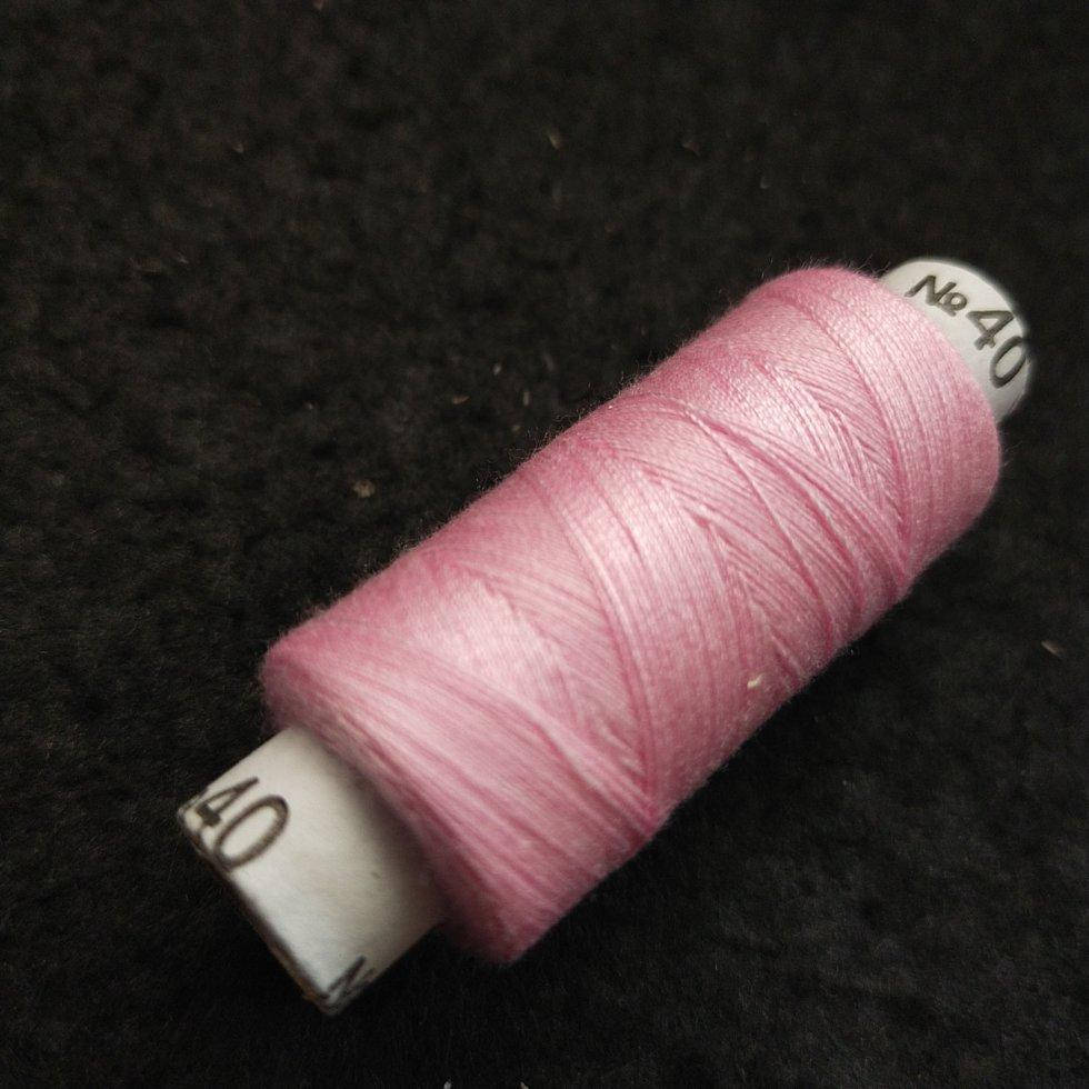 

045 Нитки в катушках, швейные 100 полиэстер 40/2 (боб 200м)