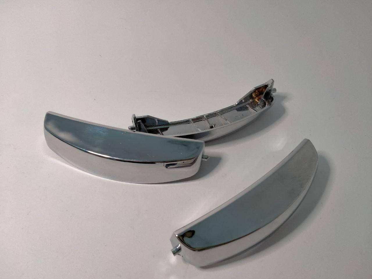 

Клавіша відкриття кришки мультиварки Redmond RMC-M45011, RMC-M45021, RMC-M70, RMC-M4502