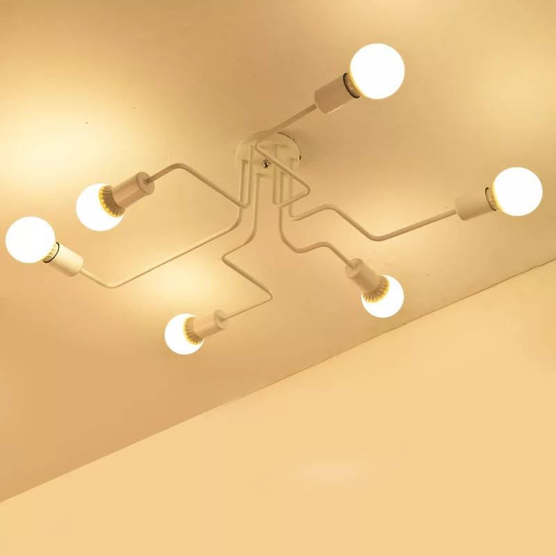 

Люстра на 6 ламп білого кольору