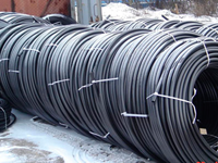 

Труба из полиэтилена ПЭТ Акватех д.32 PN6 чёрн/син, Золотистый