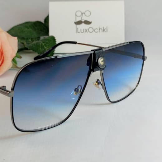 

Очки солнцезащитные в стиле Carrera