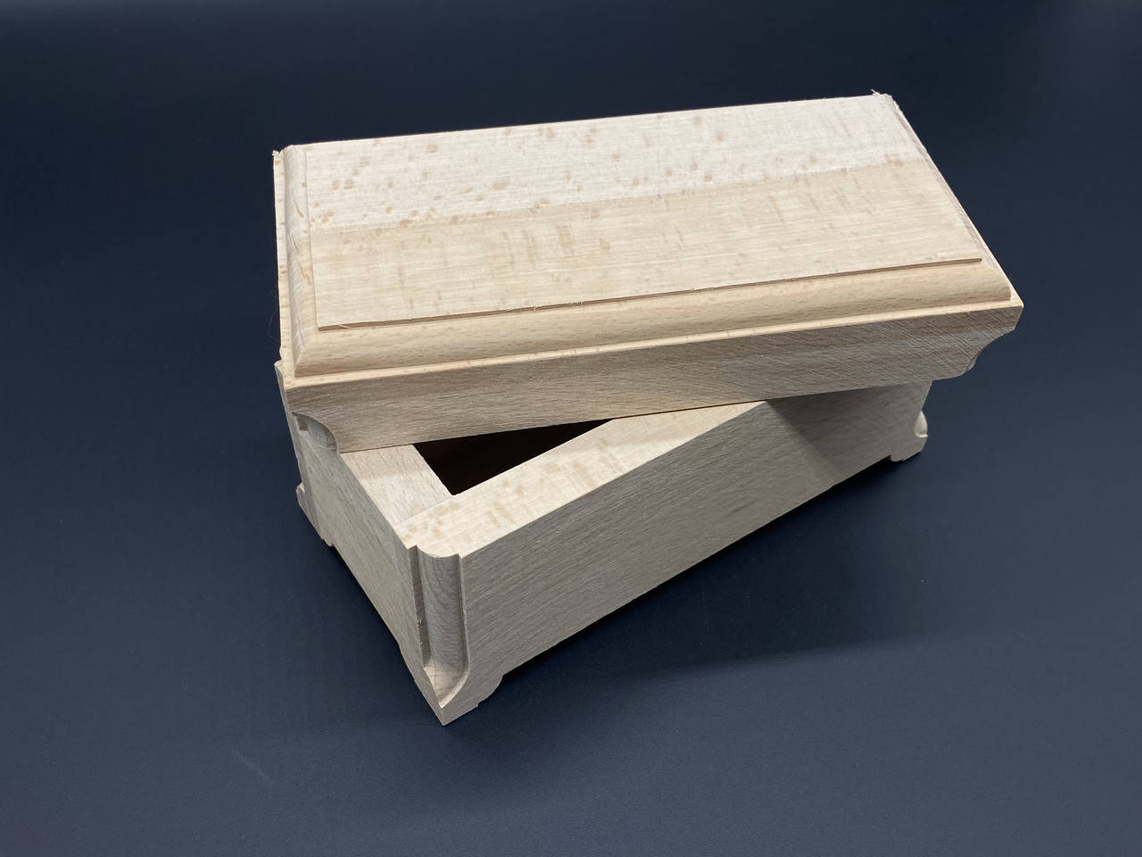 

Шкатулка-заготовка. Куфр. 8х16х9см. С фаской. Материал бук.