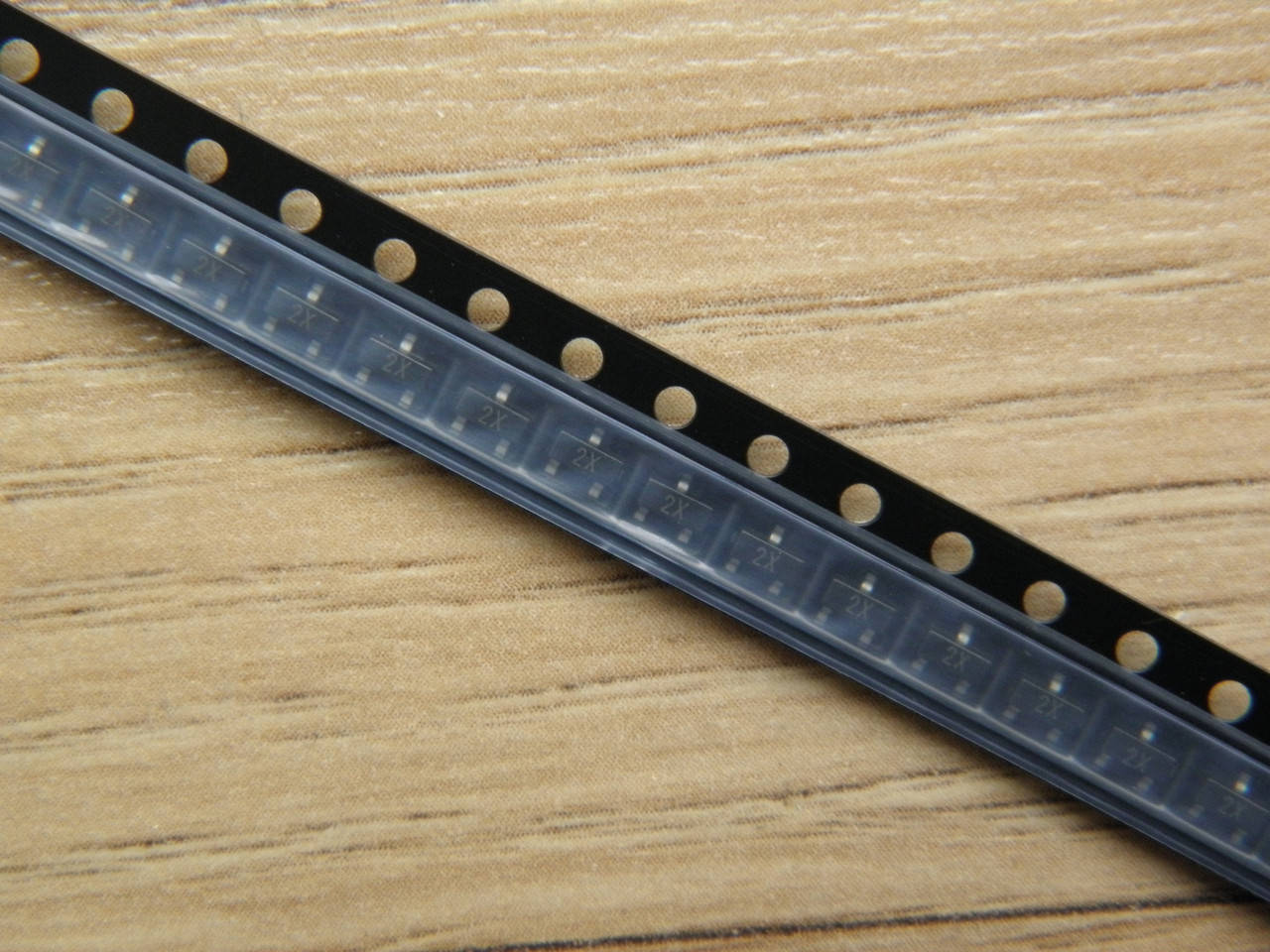 

Транзисторы MMBT4401 SMD code 2X