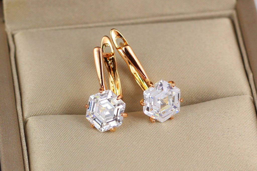 

Серьги Xuping Jewelry кристальный шестигранник 1.8 см золотистые