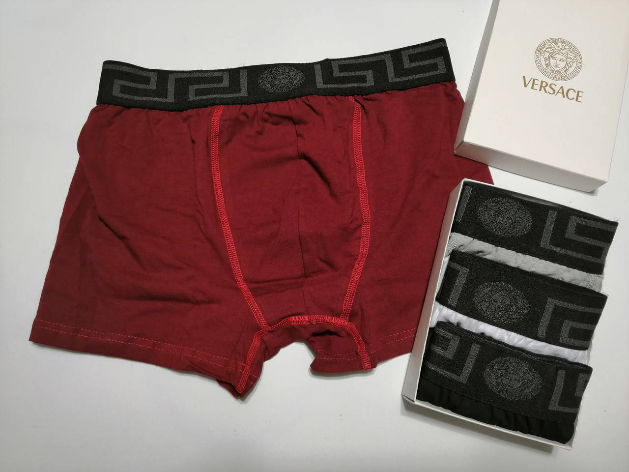 

Мужские трусы "Versace" 3 штуки в упаковке, материал хлопок, Размер XL., Разные цвета