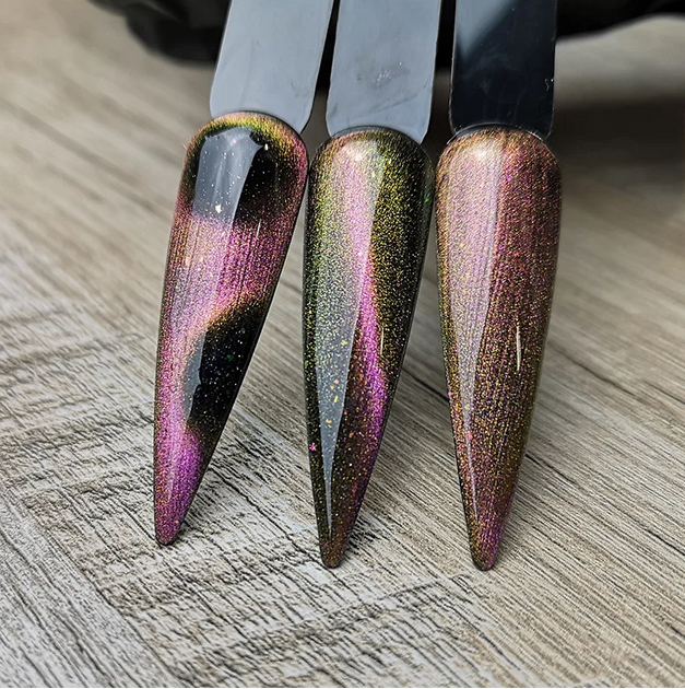 

Гель лак для ногтей кошачий глаз 12д Sweet Nails розово золотой №2 8 мл