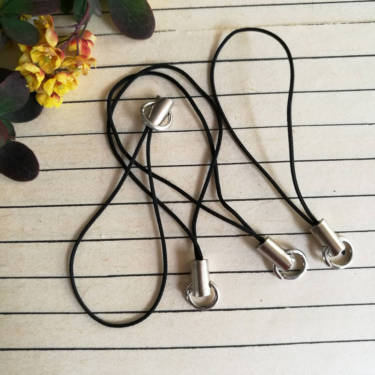 

Шнур - петля нейлоновий з кільцем для брелків, чорний 55 мм, 10 шт / упаковка