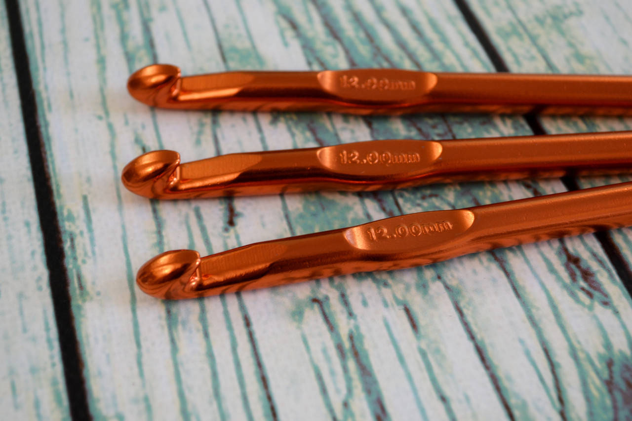 

Крючок для вязания металлический цветной №12