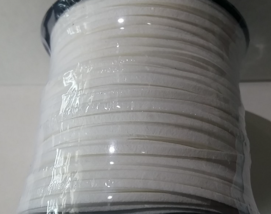 

Шнур замшевый белый (3 мм) - 1 метр