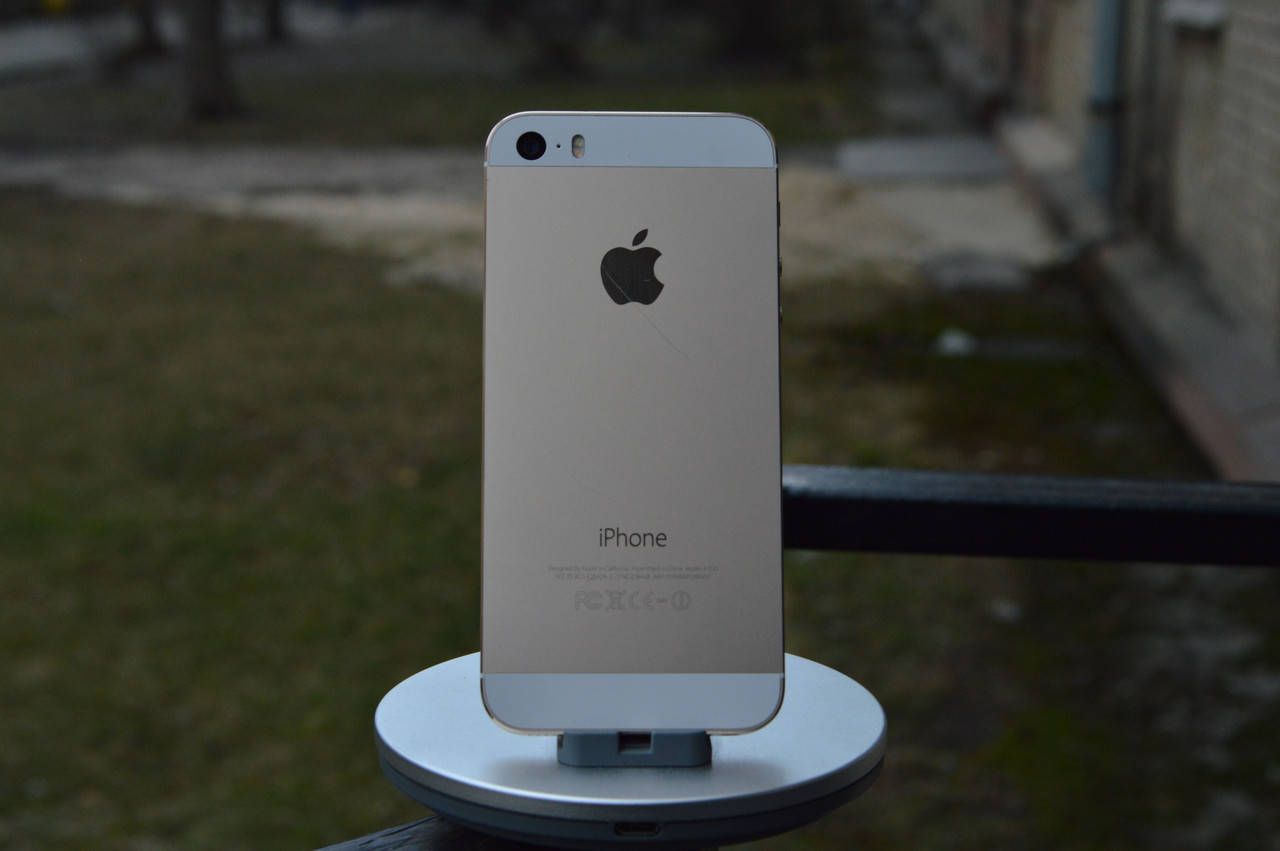 

Смартфон Apple iPhone 5s 32 gb Gold Neverlock, Серебристый