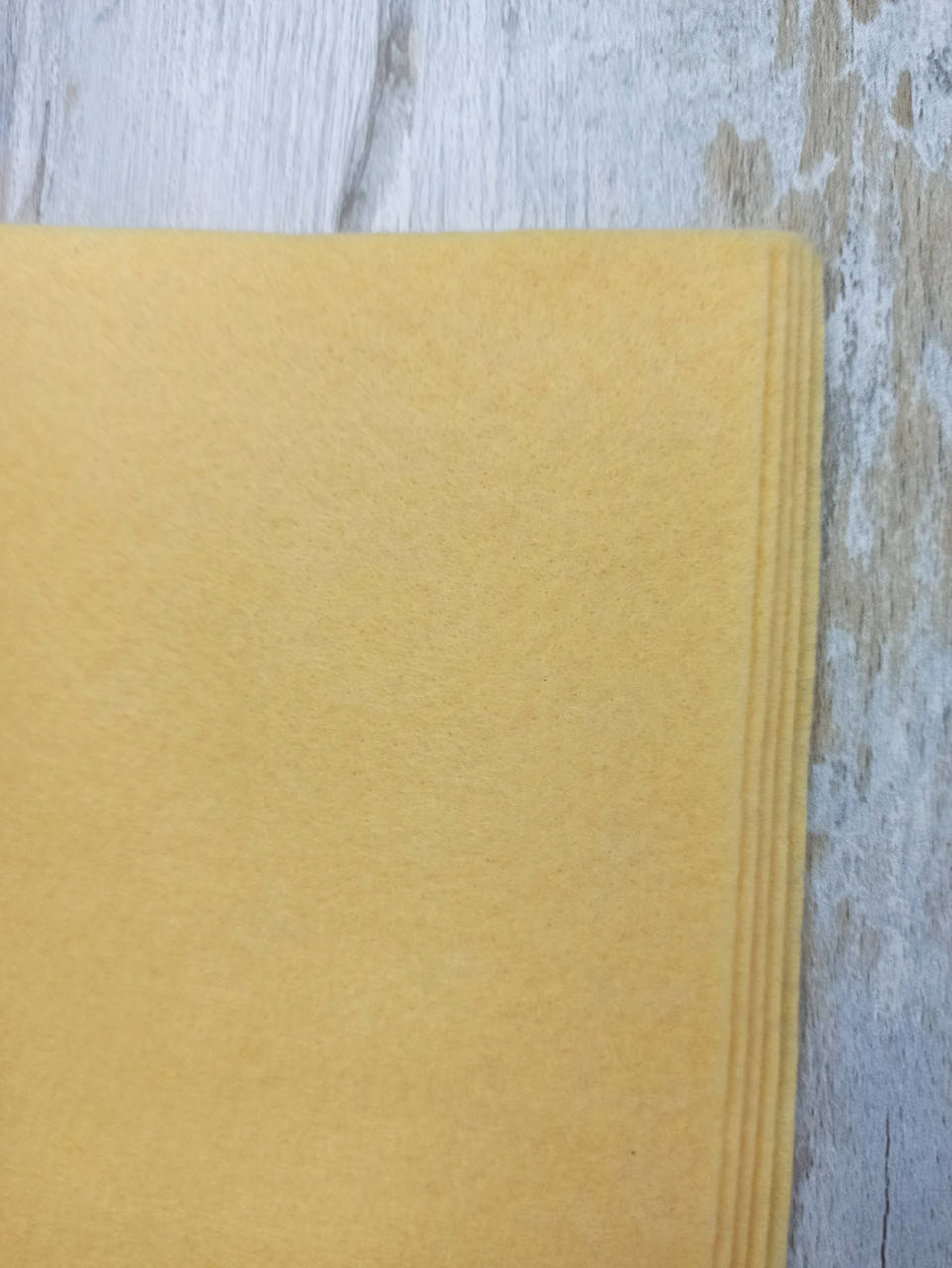 

Фетр листовой Royal Felt Мягкий Крем-брюле Лист А4 20 см х 30 см 1.3 мм Тайвань