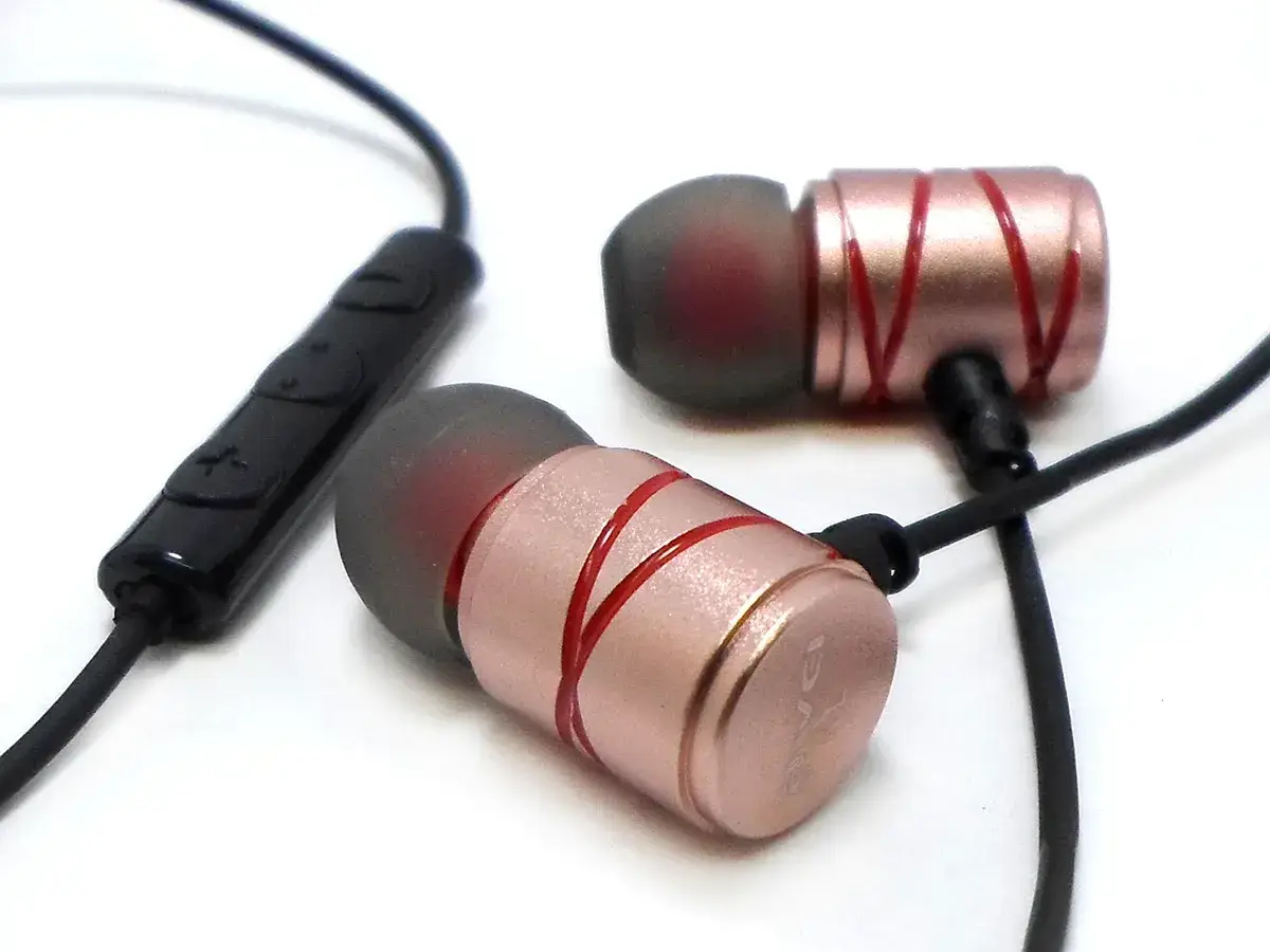 

Наушники вакуумные с микрофоном AWEI ES-910TY 120шт 7649