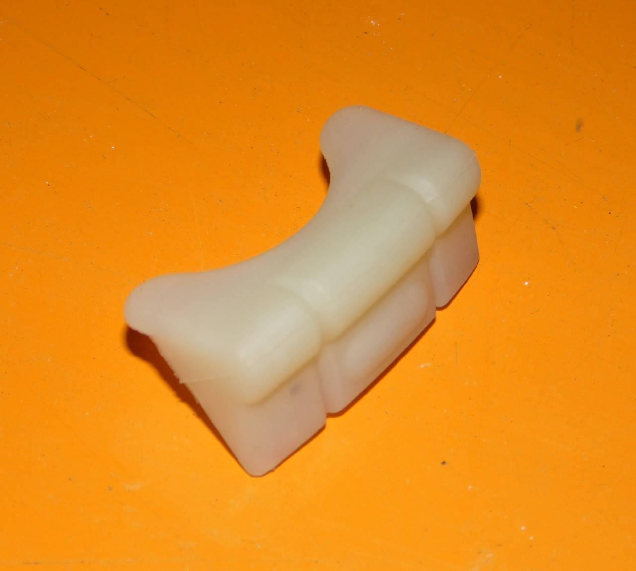 

Ползун сидения передний Ауди 80 100 А4 А6 Гольф2 3 Пассат Б3 Б4 салазки направляющие Dello 100034610