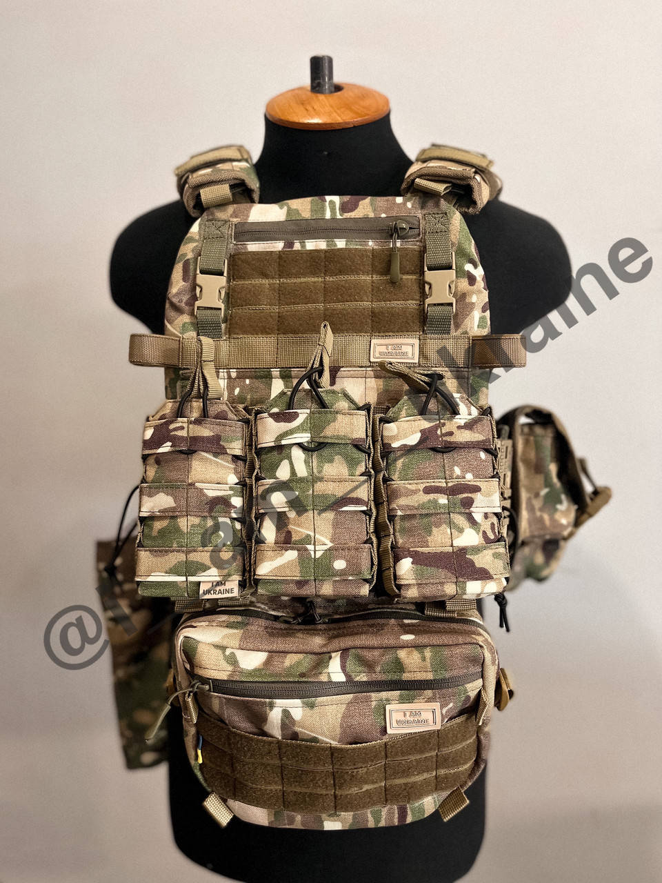

Плитоноска Multicam на системі швидкого скидання з 3 підсумками під АК