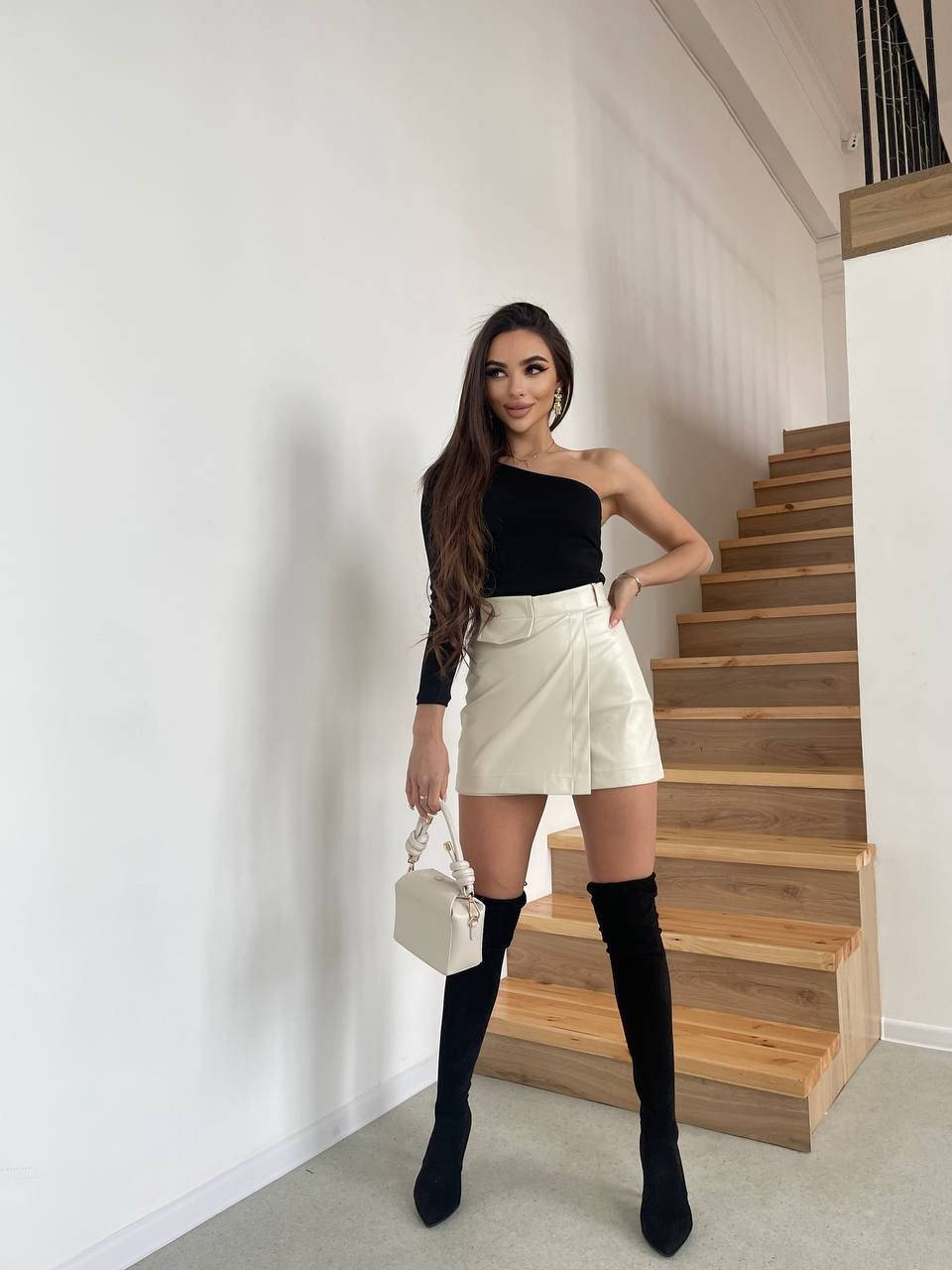 

Женская кожаная юбка шорты, Молочный