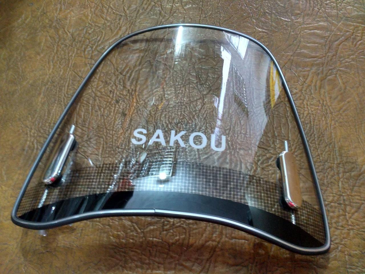 

Лобовое стекло Sakou для скутера (универсальное крепление) 38х41см, толщина 3мм