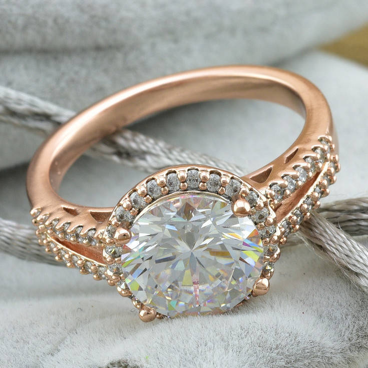 

Кольцо Xuping 15100 ширина 12 мм белые фианиты позолота РО размер 17