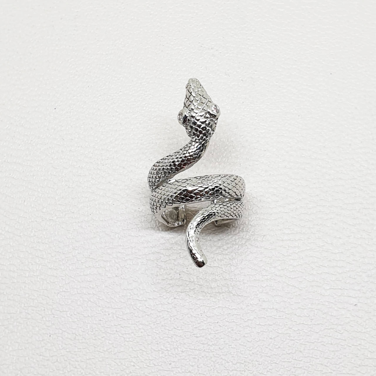

Сережка-каффа серебряная "Змея" 1,53 г