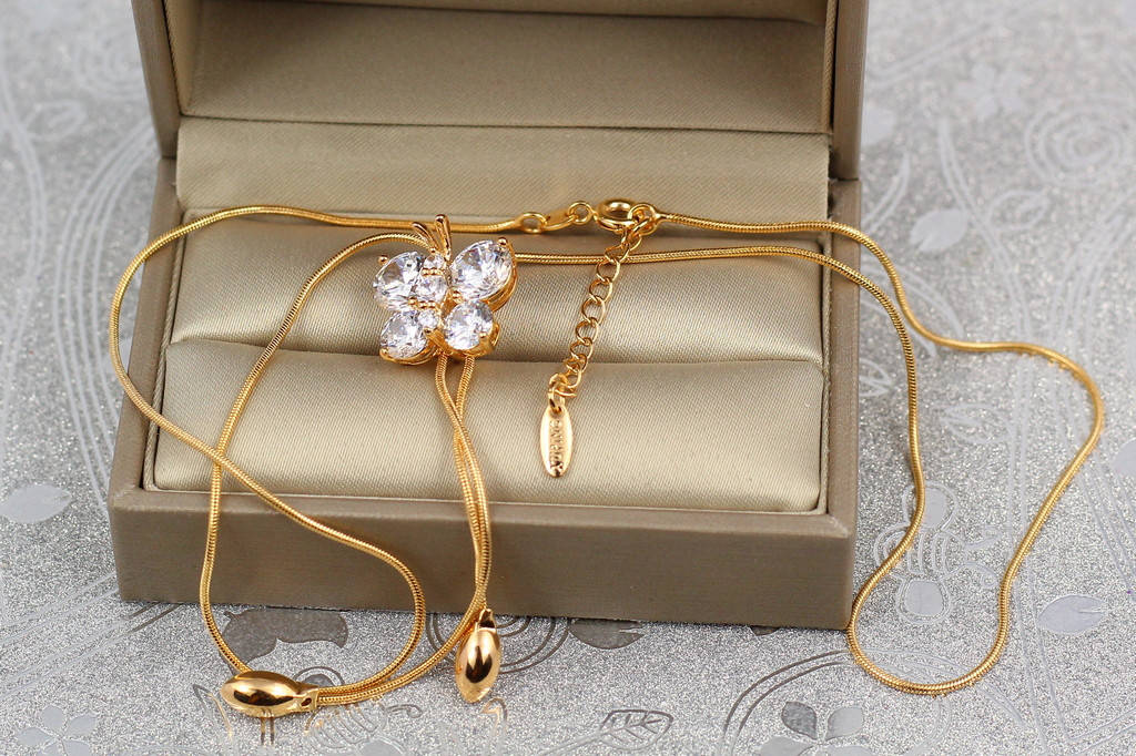 

Цепь Xuping Jewelry с кулоном бабочка на бегунке 45 см добавка 5 см золотистая