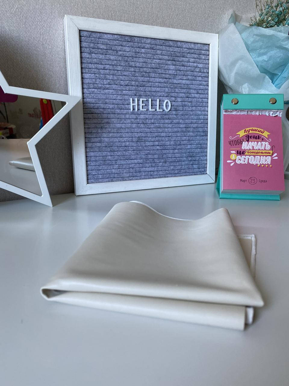 

Искусственная кожа ткань (стрейчевый кожзаменитель), кремовая отрез 45*50 см