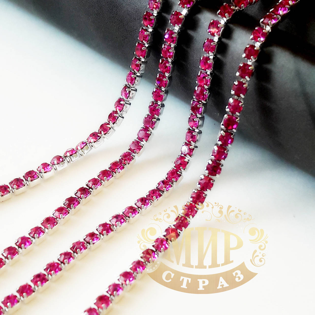 

Стразовая цепочка, цвет Fuchsia, ss10 (2,8mm), металл серебро, 1м