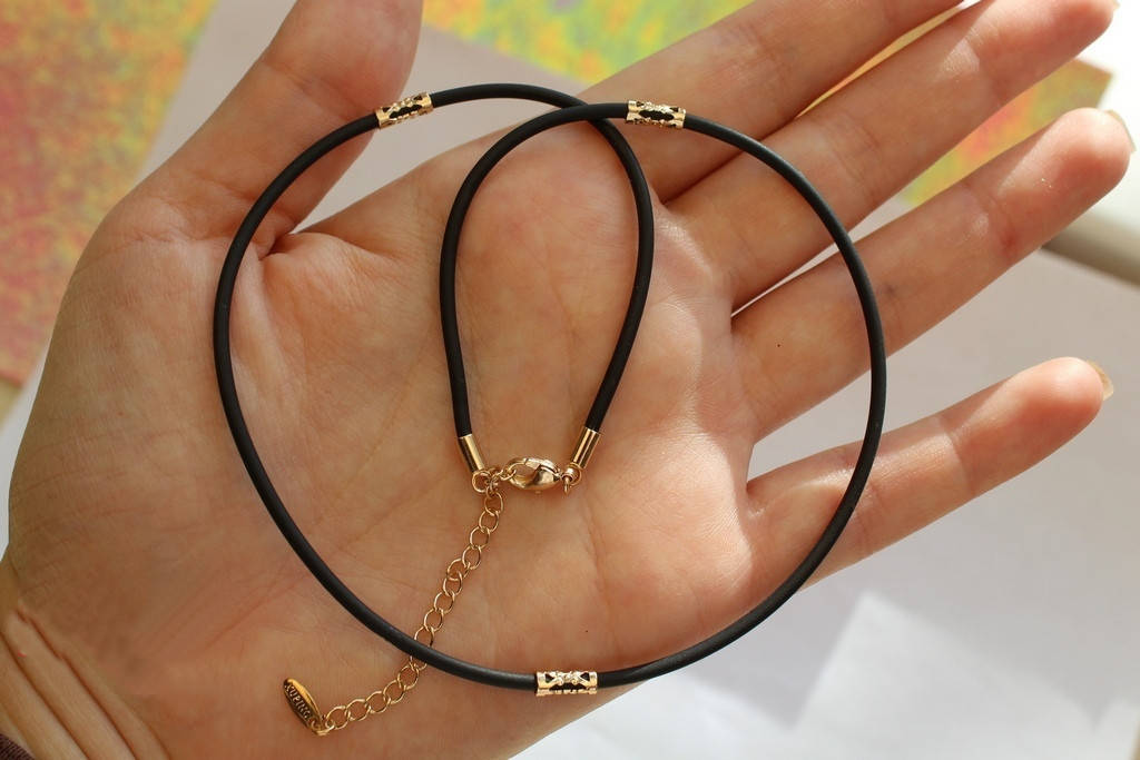 

Шнурок каучук Xuping Jewelry со вставками 55 см 1.5 мм черный