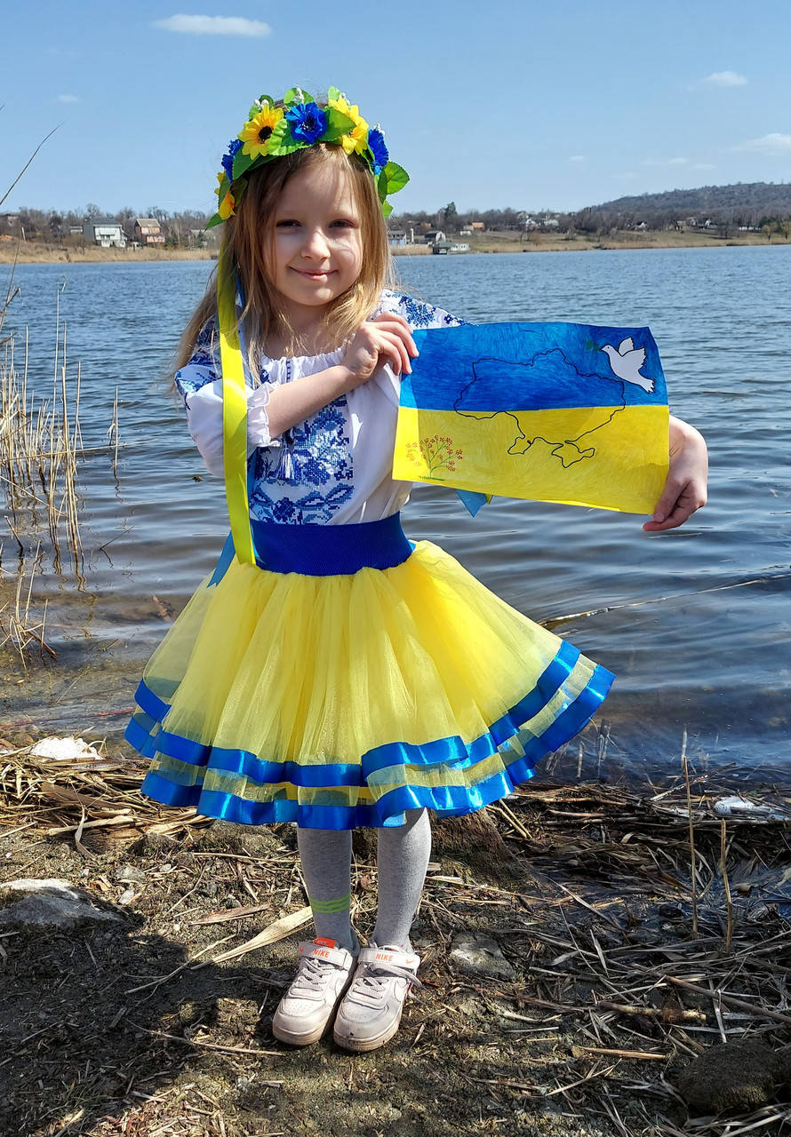 

Костюм вишиванка синьо-жовтий для дівчинки "Слава Україні"