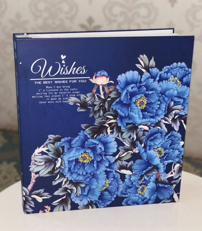 

Фотоальбом "Цветы " 460 фото размером 10*15 см+20 фото 20*15 см