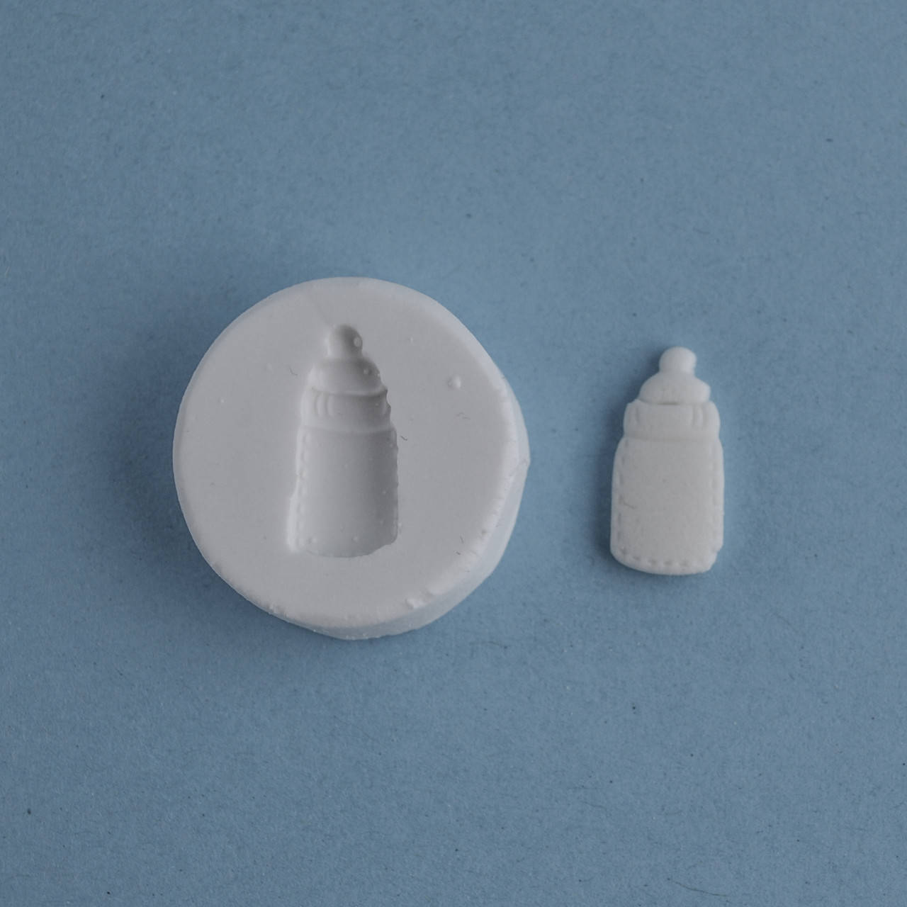 

Силиконовый молд Детская бутылка 2.5х2.5 см