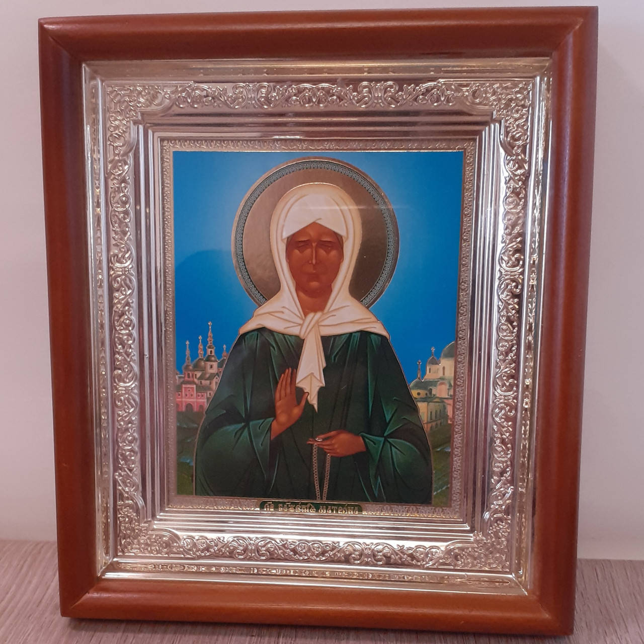 

Икона святая блаженная Матрона, лик 10х12 см, в светлом прямом деревянном киоте