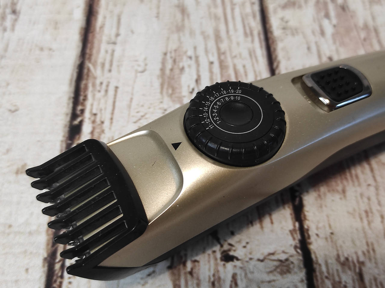

Машинка для стрижки волос аккумуляторная VGR V-031 7990 FS
