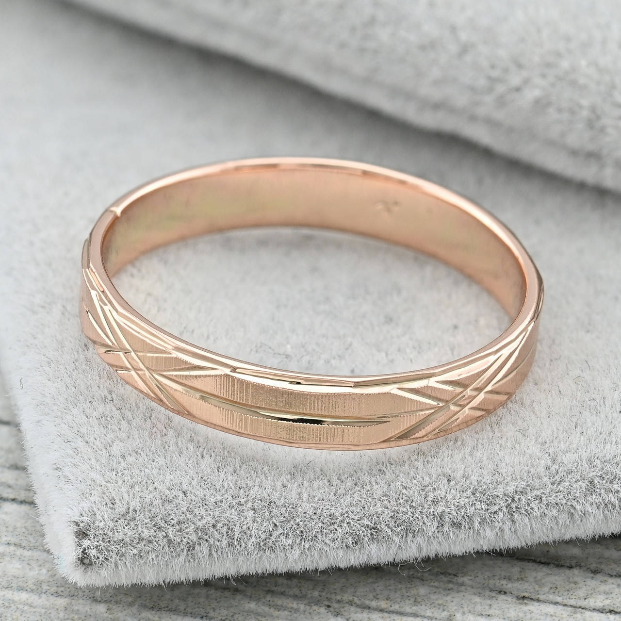 

Кольцо Xuping 33284 ширина 4 мм позолота РО размер 22