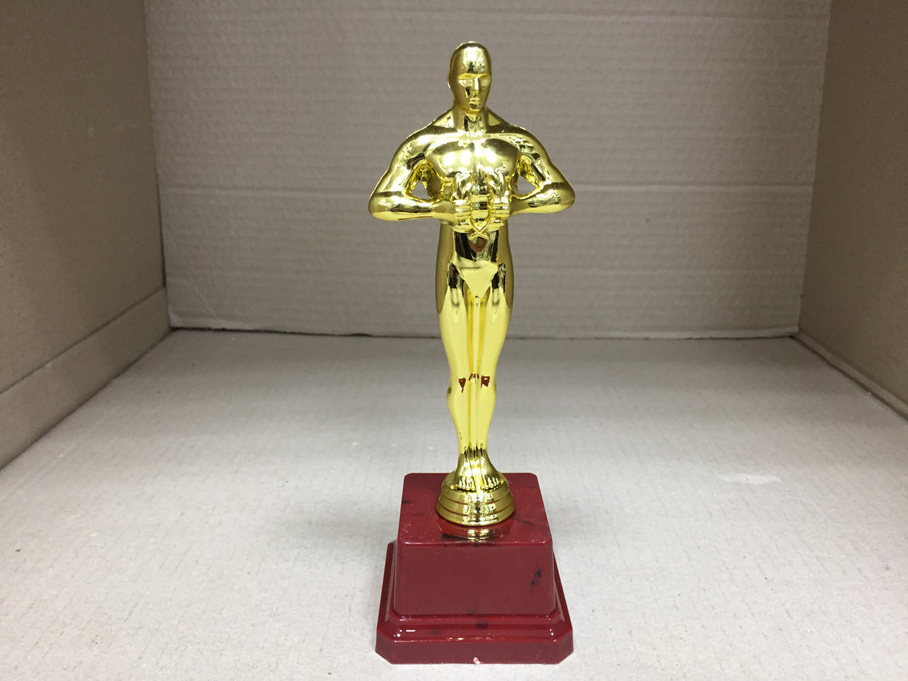 

Статуэтка ОСКАР с венком 19 см.