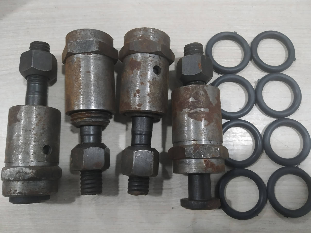 

Резьбовые втулки Волга, ГАЗ-24, 2410, 31029, 3110