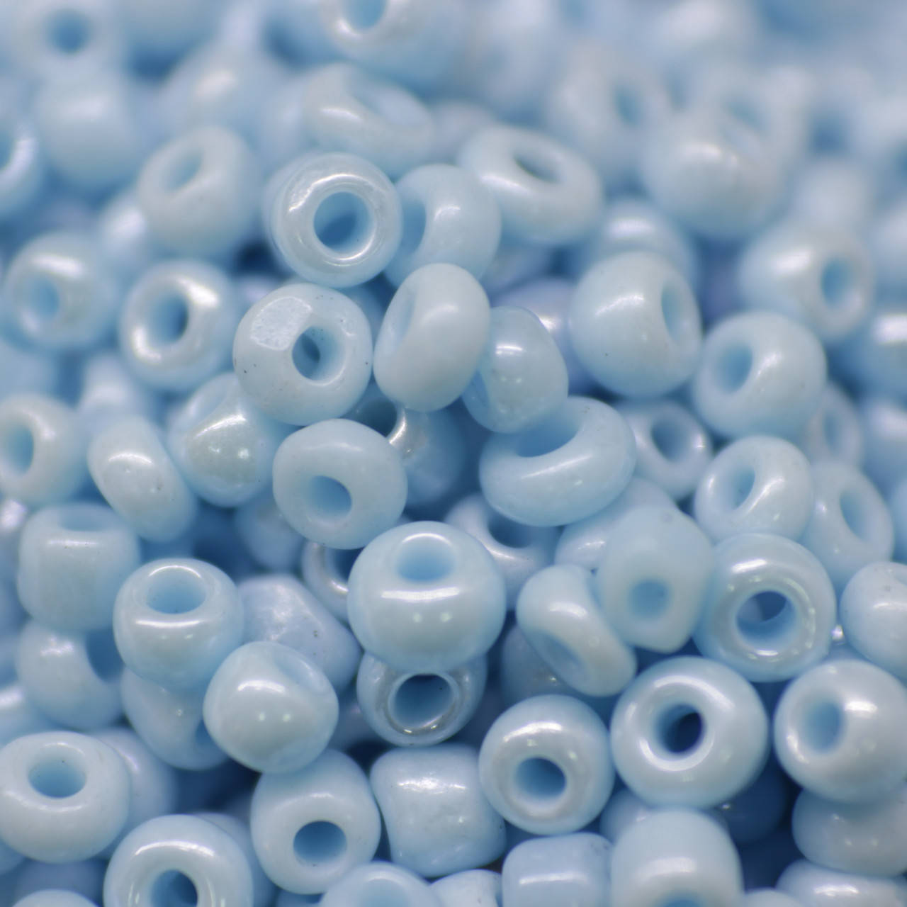 

Бисер голубой Размер 2мм Цена за 30гр