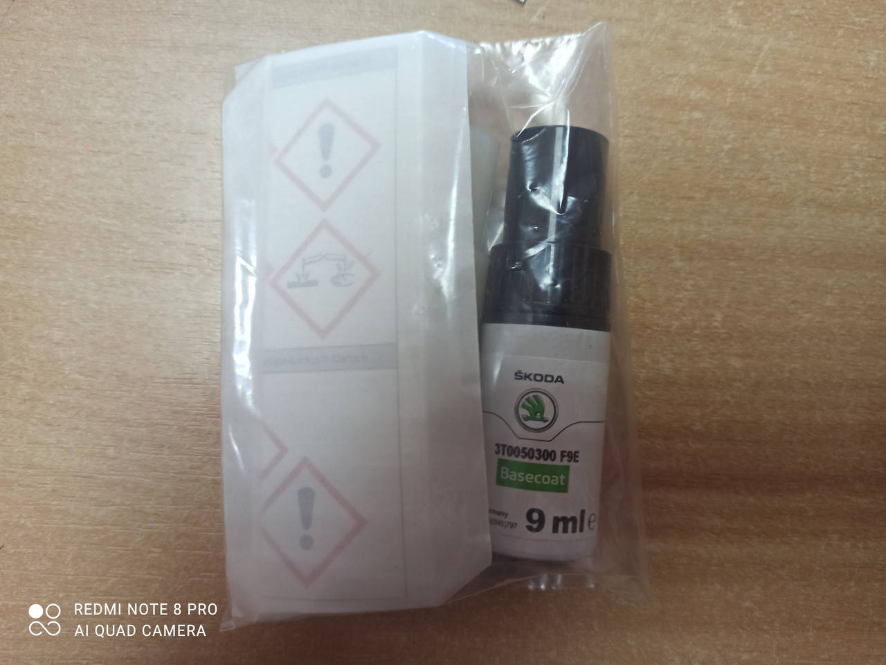 

Карандаш краска Candy White 1026/F9E/9P9P белый