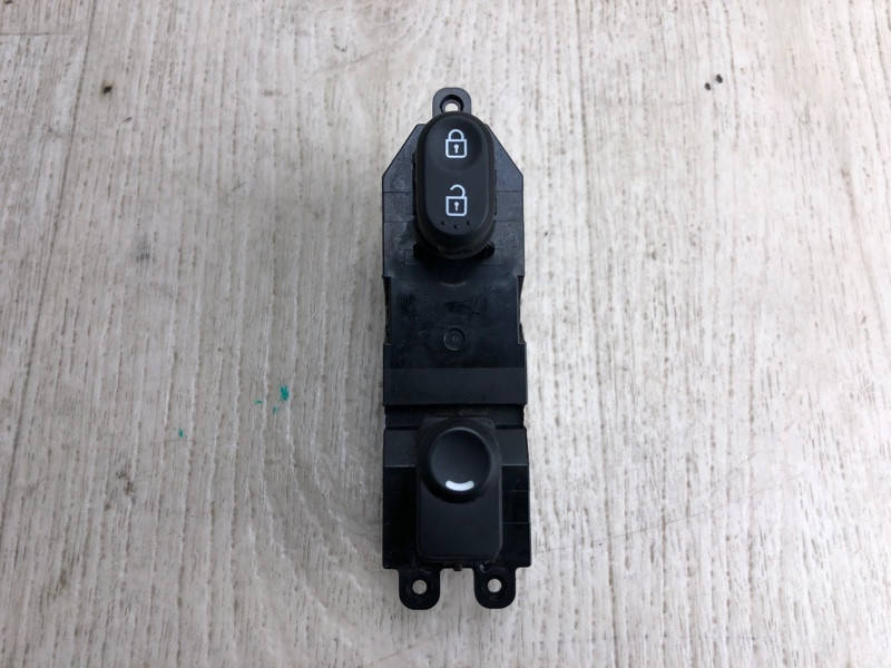 

Кнопка стеклоподъемника HYUNDAI ACCENT RB 2013 93575-1R001 Перед. Прав.