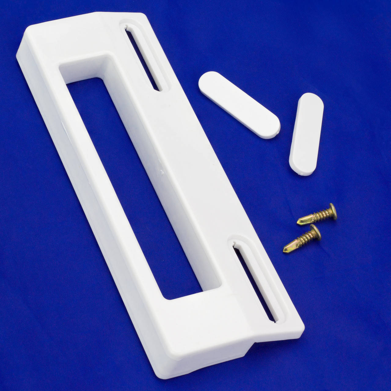 

Ручка двери для холодильника универсальная (крепление 90-172 мм) DHF003UN