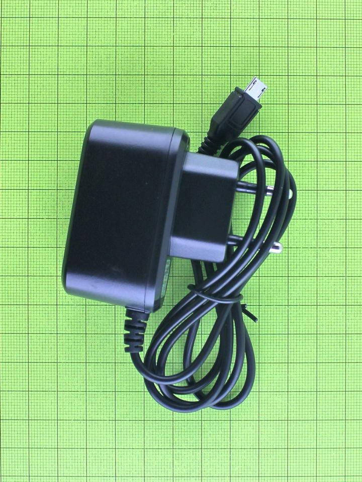 

Зарядний пристрій USB 0,5A Nomi i282 з шнуром, чорний Оригінал, Черный