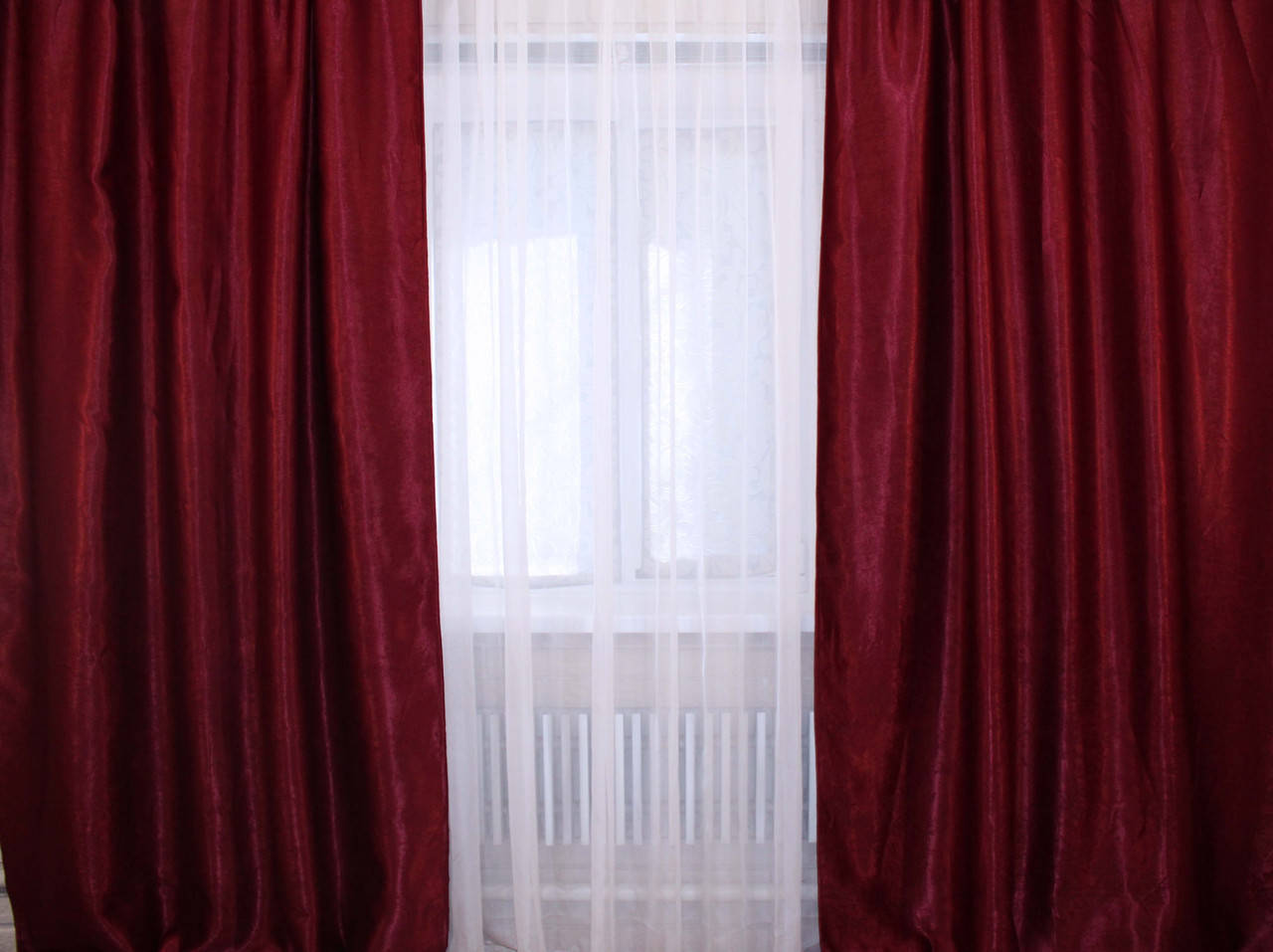 

Комплект штор из ткани блэкаут "Софт"+тюль. Цвет бордовый, код 130шт