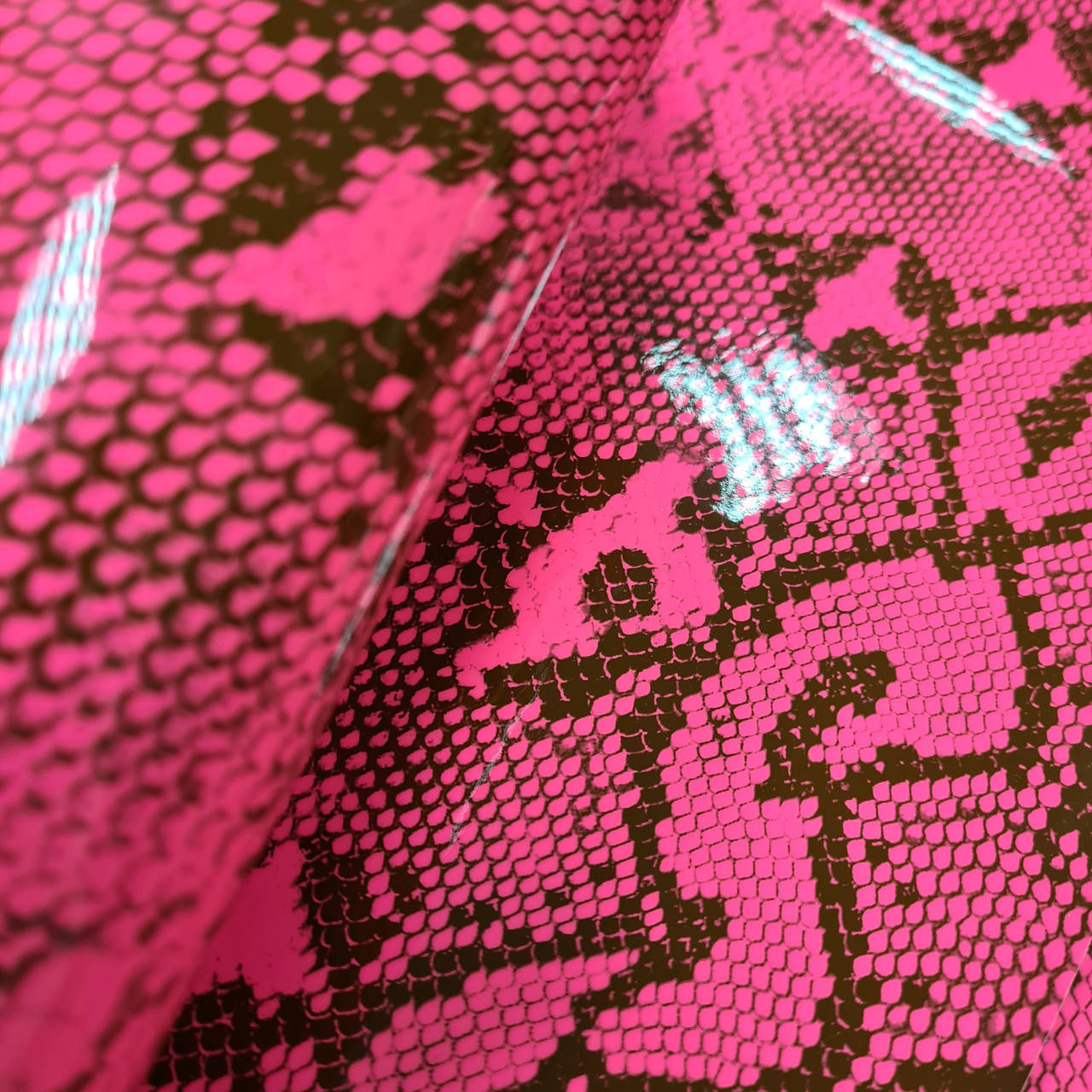 

Винил формат А4 змея, neon pink