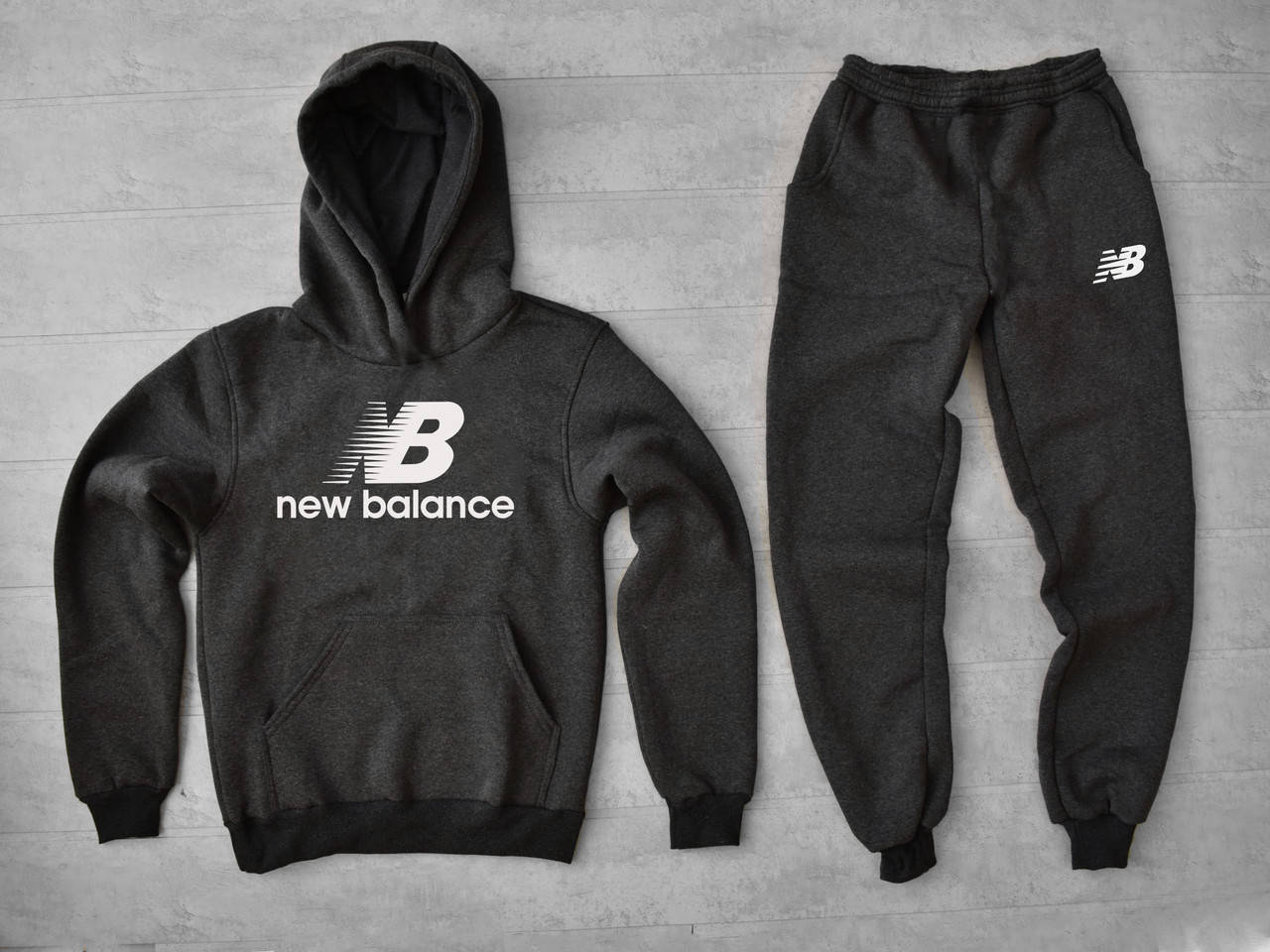 

Теплый спортивный костюм New Balance (Нью Беланс) темно серый (ЗИМА) с начесом, толстовка штаны худи кенгуру