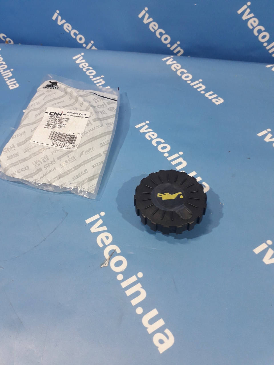 

Пробка маслозаливной горловины Iveco Stralis Trakker EuroTrakker Ивеко Cursor 504262827