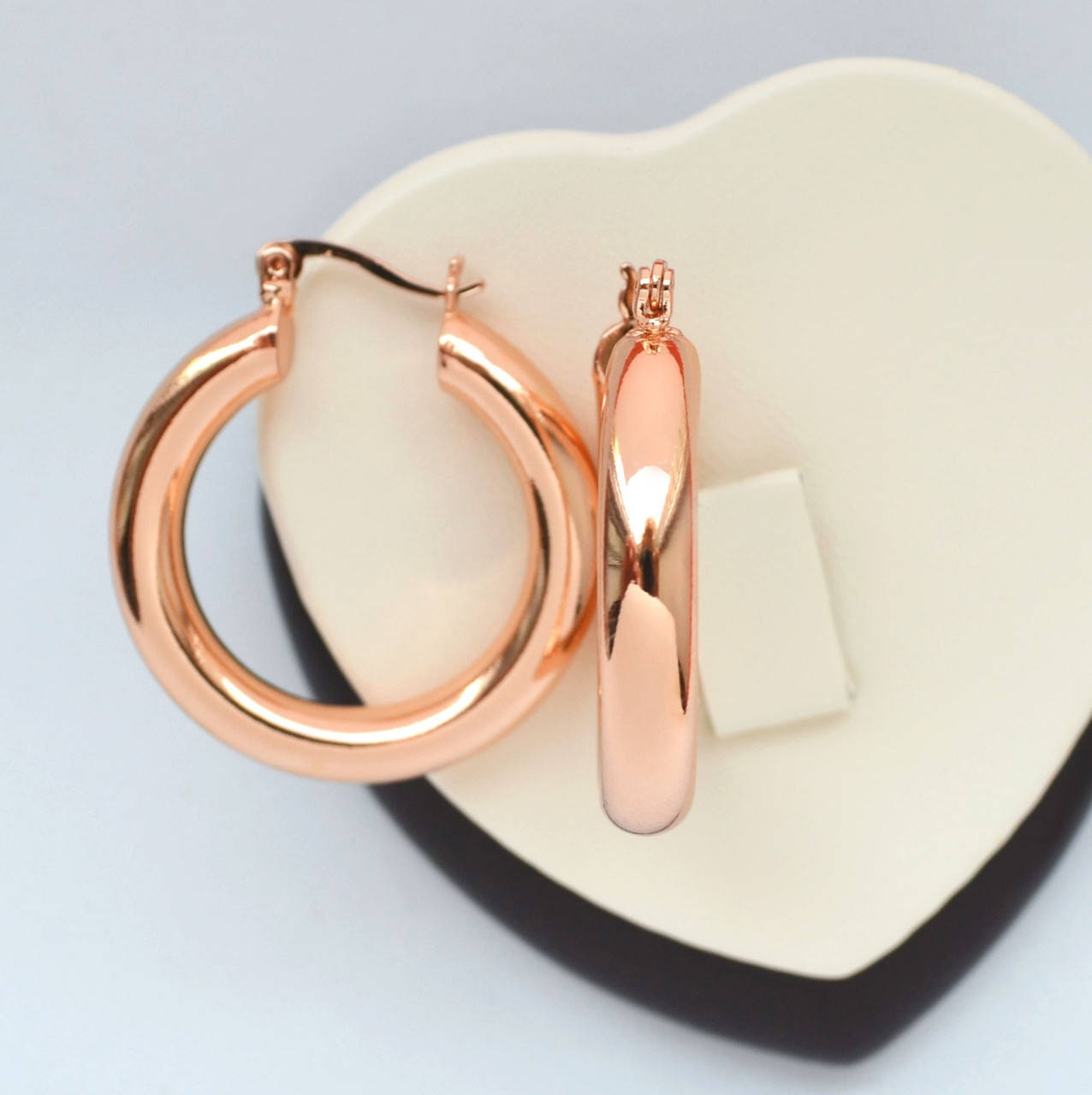 

Овальные серьги-кольца покрытие золотом 18к. диаметр 30 мм.